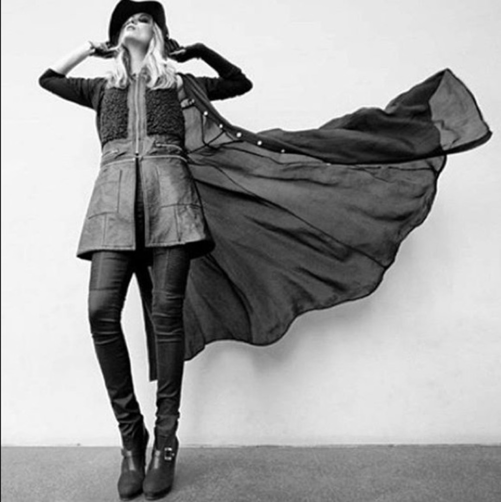 Faux Leather convertible vest, XL new without tags